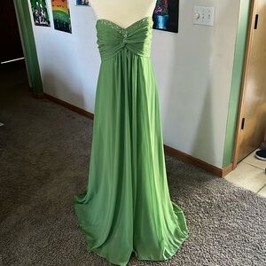 Green David’s bridal formal dress. Size 10.